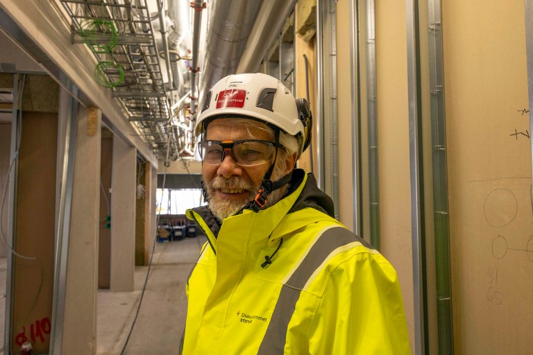 BLIR BRA: – Jeg tror dette blir bra, jeg! Sverre Svendsen smiler bredt etter en rundtur i etasjene.