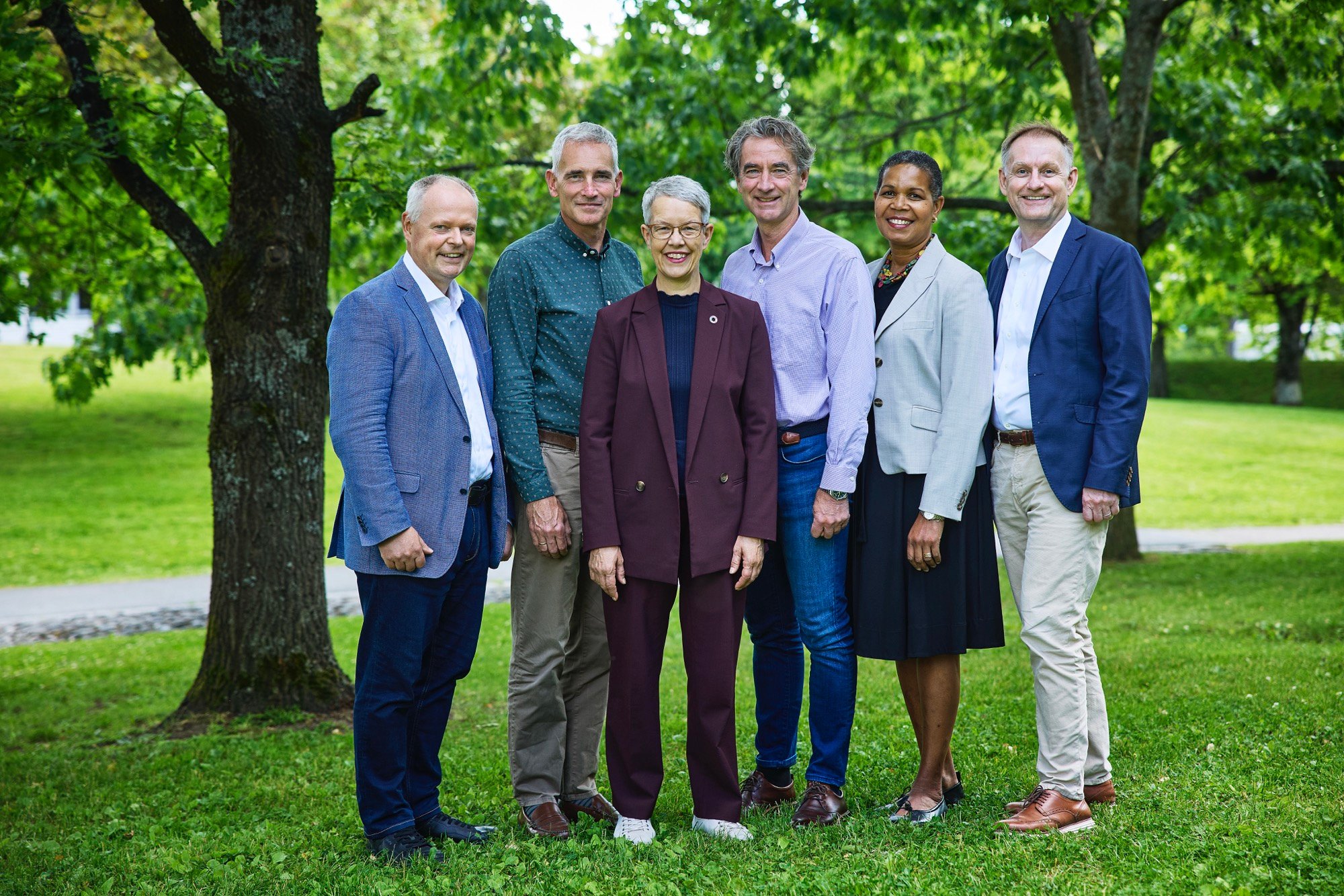 Ledelsen består av (f.v) økonomi- og finansdirektør Hans Lysheim, leder for fellestjenester Kaj Boland, administrerende direktør og forstander Ingunn Moser, vise-admin. direktør Runar Nygård, leder for kommunikasjon og samfunnskontakt Manuela Ramin-Osmundsen og Per Ivar Lund, eder for utvikling og innovasjon.